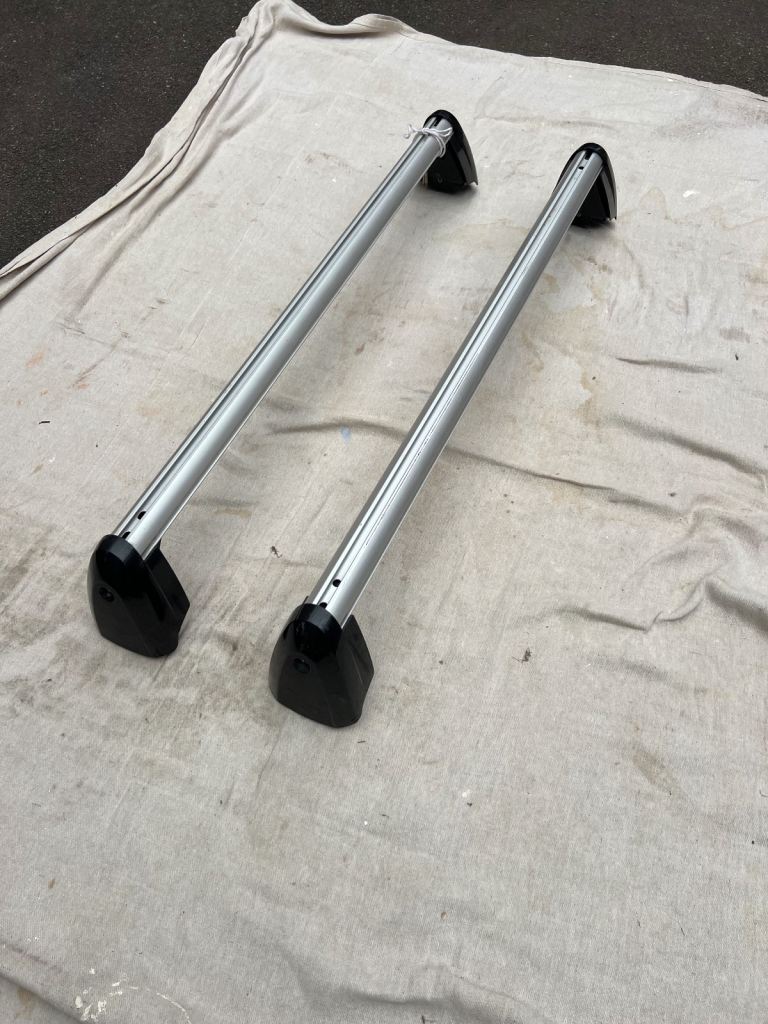 Genuine Audi A6 roof bars.  Ref: 4F9 071 151 666