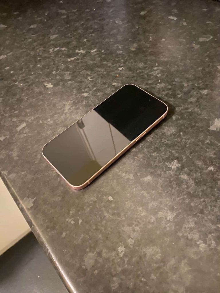 Apple iPhone 15 Pink – Pristine, Looks New