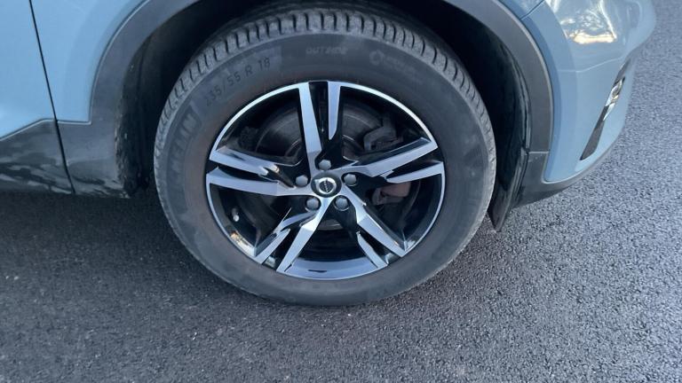 2022 Volvo XC40 Plus, B3 mild hybrid, Petrol, Dark ESTATE Petrol/Electric Hybrid Automatic