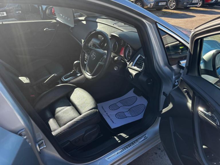 2015 Vauxhall Astra 1.6i 16V Elite 5dr Auto HATCHBACK PETROL Automatic