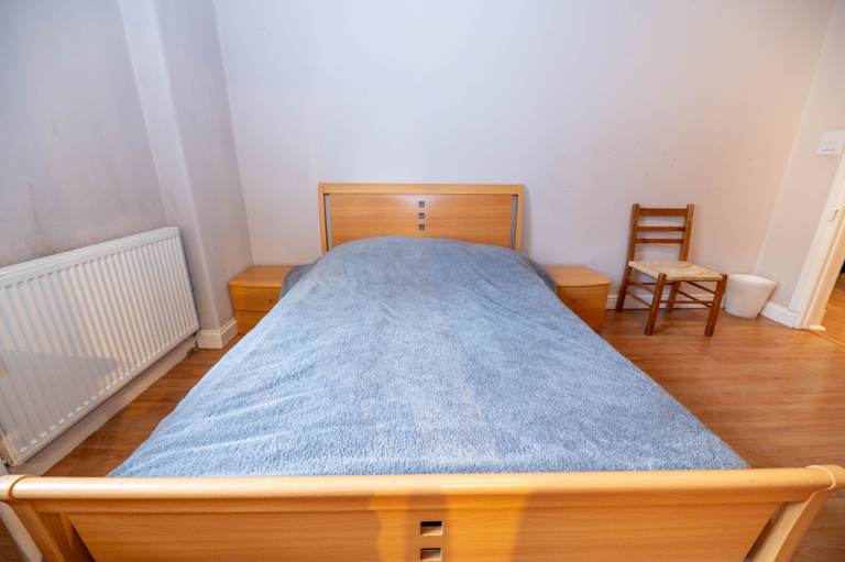  NOT HMO: Stunning, 3 bedroom, 1st floor flat in Southside – available January