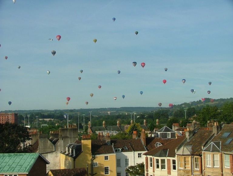 BS8: 2 bedroom flat to rent. No agency fees.