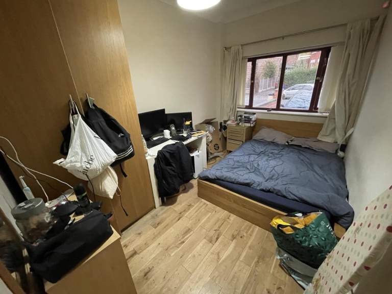 Student Room Available