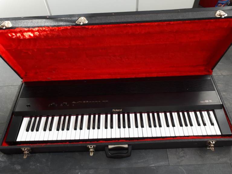 Roland keyboard 