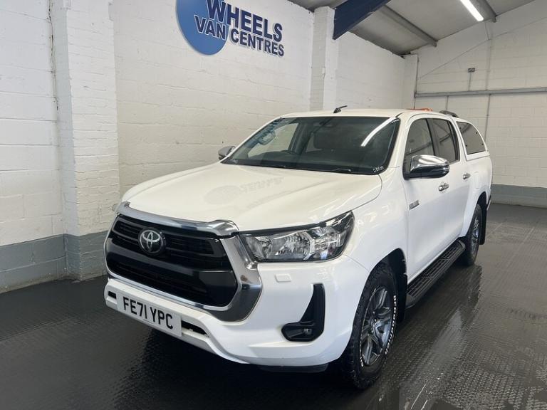 2021 Toyota Hilux 2.4 D-4D Icon Pickup Double Cab 4dr Diesel Auto 4WD Euro 6 (s/s) (150 ps) Picku...