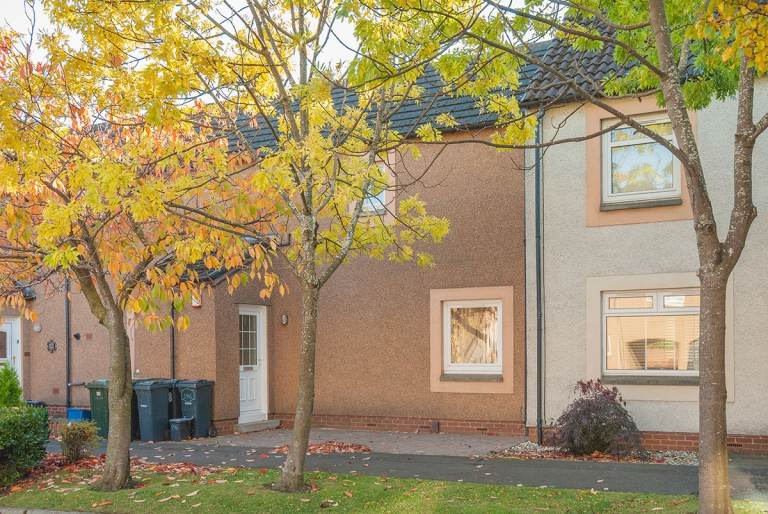 Beautiful, 2-bedroom, mid-terraced house at the Gyle - available June