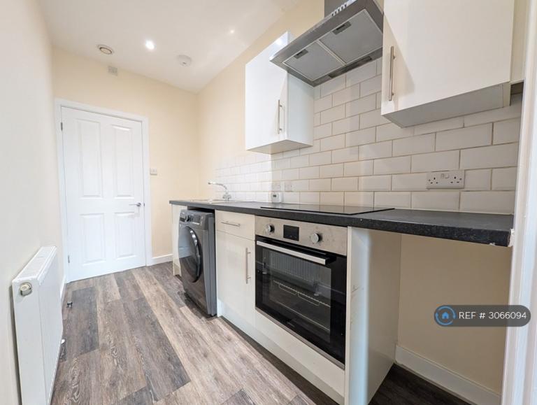 1 bedroom flat in Woodley, Stockport, SK6 (1 bed) (#3066094)