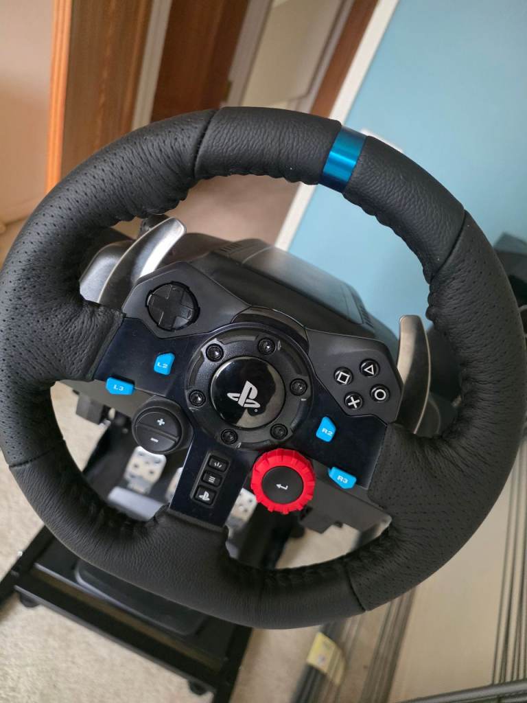 G29 STEERING WHEEL + PEDALS + SHIFTER + STAND. EXCELLENT CONDITION.