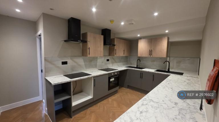 6 bedroom house in Queens Road, Maidstone, ME16 (6 bed) (#2976922)