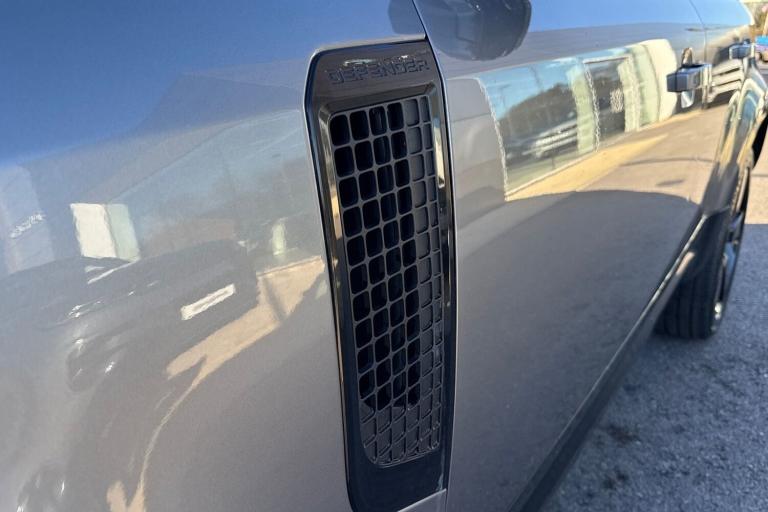 2024 Land Rover Defender 110 3.0 D300 X-Dynamic SE 5dr SUV DIESEL Automatic