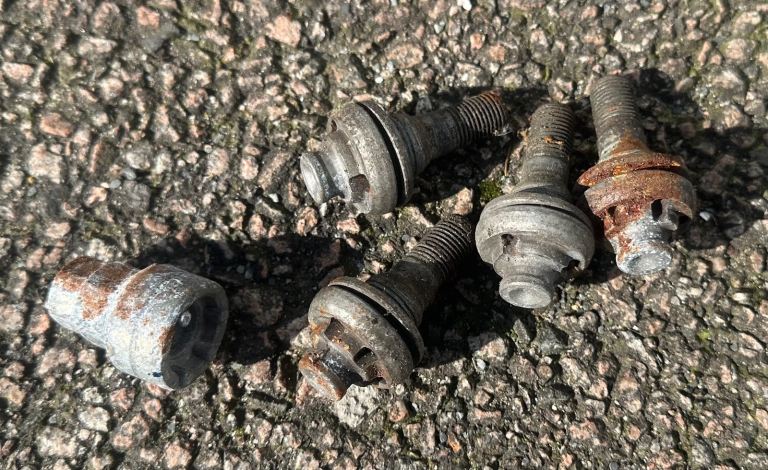Used PEUGEOT Locking Wheel Bolt SET M12 X 1.25 27170su 206 GTI 140 and RC 180 citron alfa