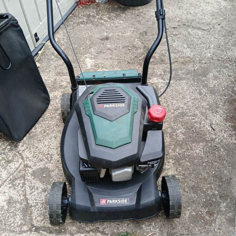 Petrol lawnmower 