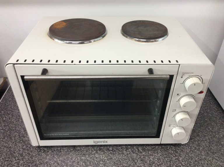 Igenix White 45 Litre Mini Oven With Twin Hob