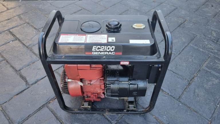 GENERAC GENERATOR - 5HP BRIGGS & STRATTON 2.1KW  if here - still for sale *** (PRICE DROP}***