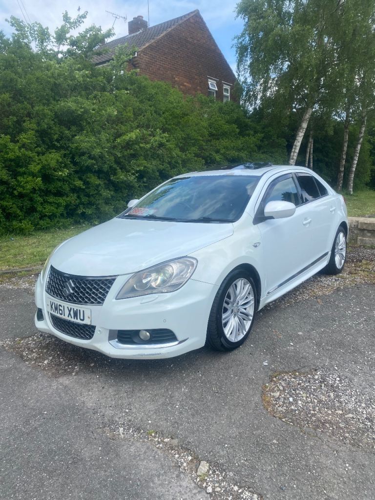 Suzuki, KIZASHI, Saloon, 2012, Semi-Auto, 2393 (cc), 4 doors