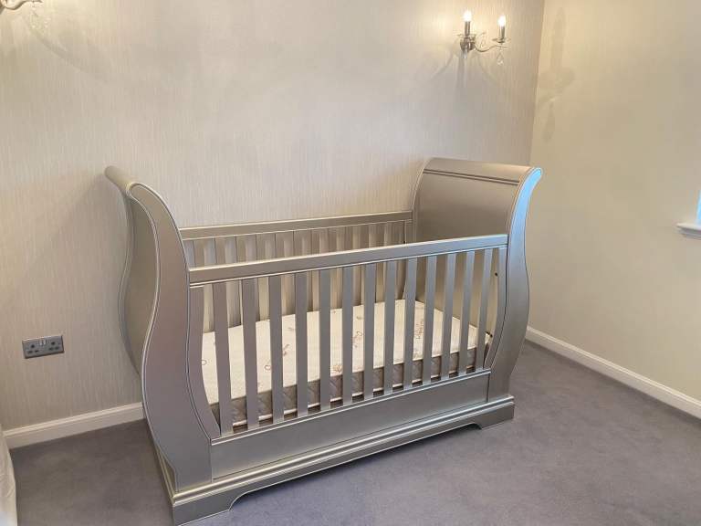 Cot bed for babies 