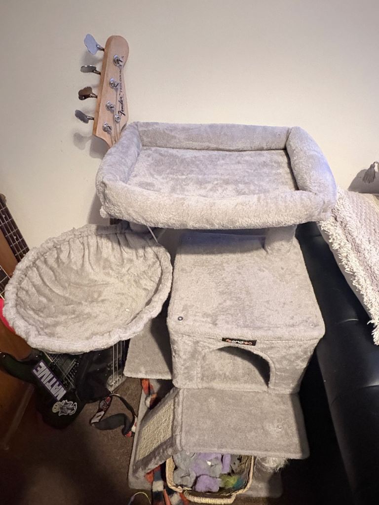 Cat tree