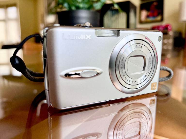 Panasonic Lumix DMC-FX01 digital camera. Leica lens.