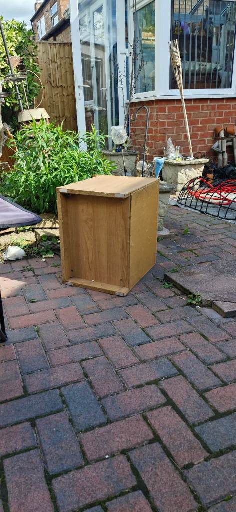 Small Wooden Storage Unit – Good Condition, Ideal for Upcycling