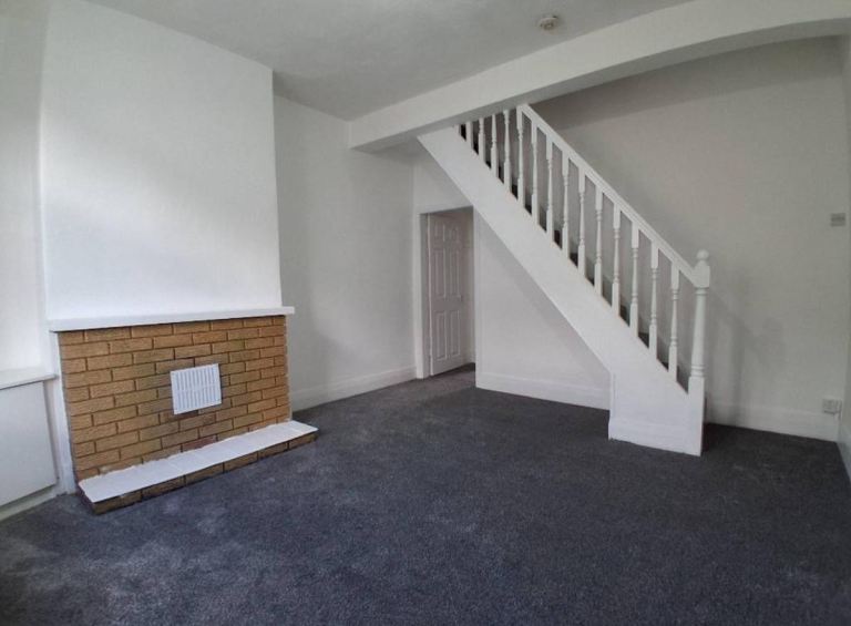 Single Room in Friendly Burnley Home – Female Only – Bills Included