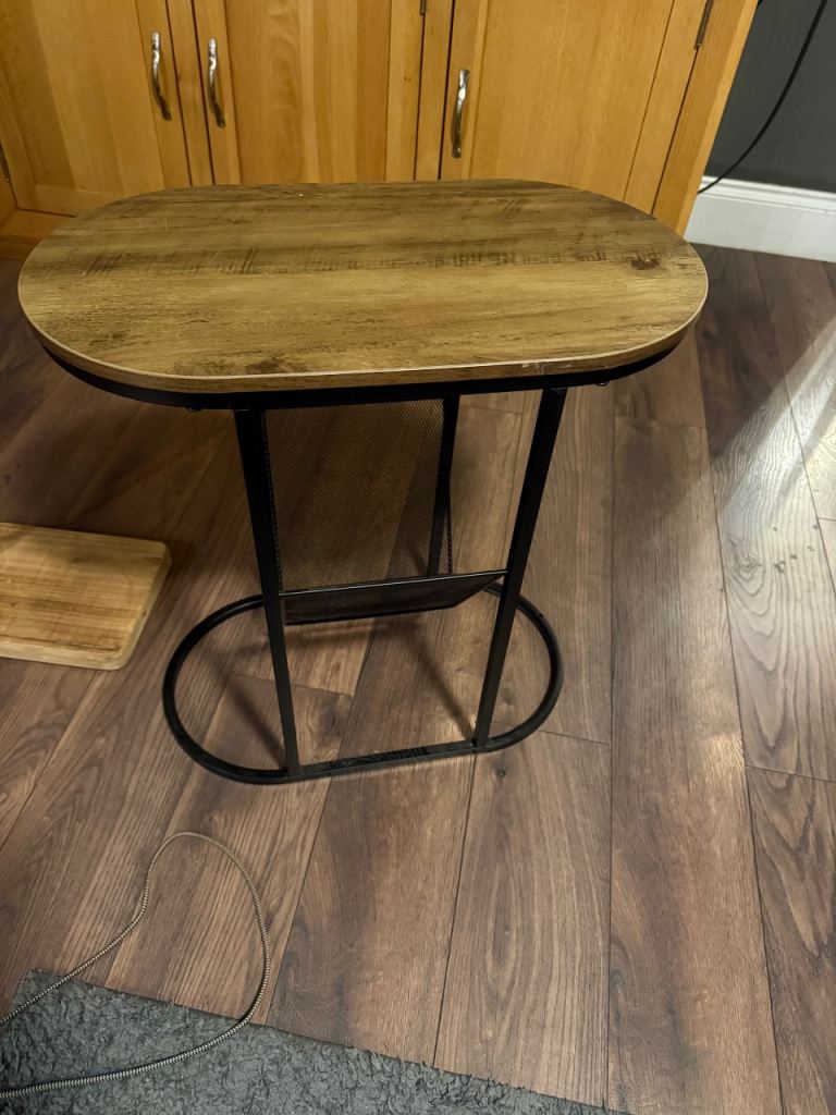 Modern Industrial Oval Side Table / C-Table with Storage Pocket