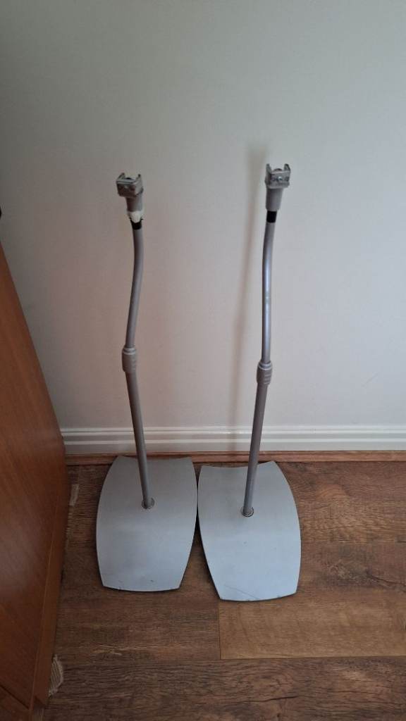 Universal speaker stands