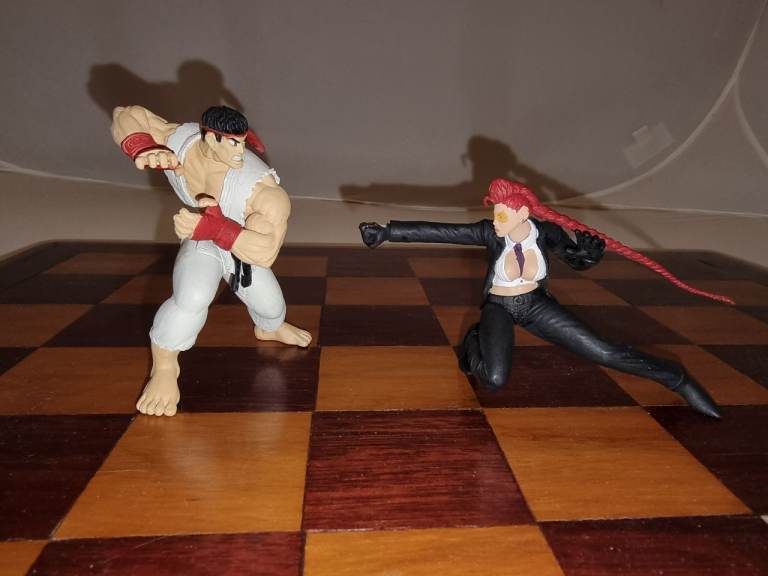 Street Fighter IV Crimson Viper VS Ryu Mini Figure