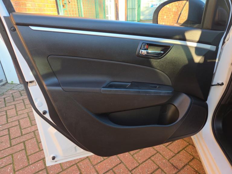 2015 Suzuki Swift 1.2 SZ4 [Nav] 5dr Auto HATCHBACK PETROL Automatic