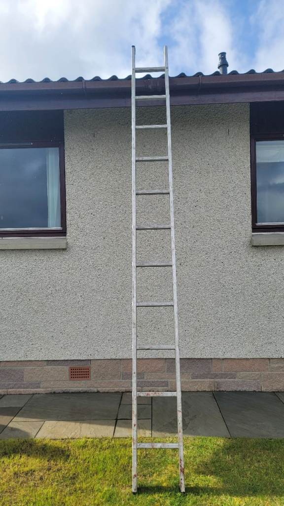 ALUMINIUM LADDER