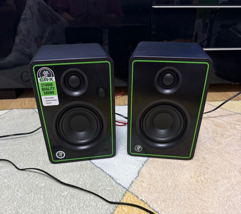 Mackie CR4-X Studio Quality Sound Monitors – Good Condition