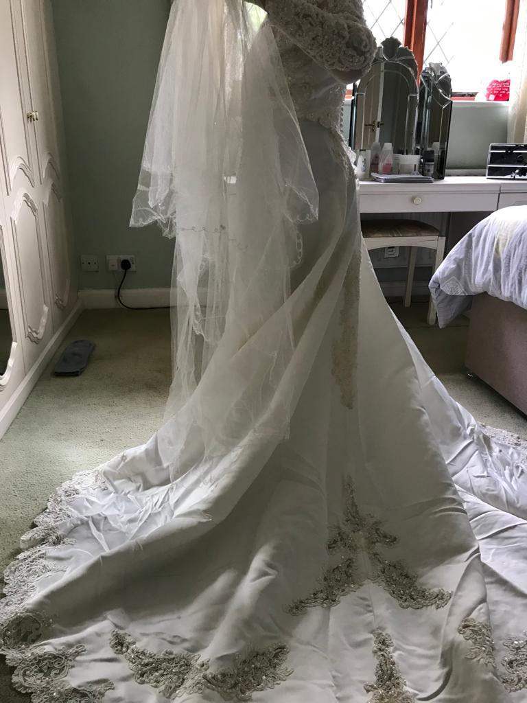 Wedding dress