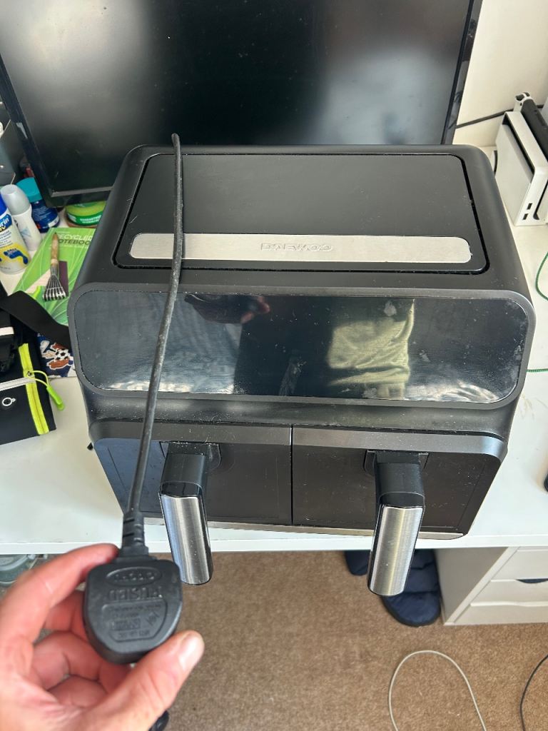 Daewood Dual Zone Air Fryer – Black, Good Condition