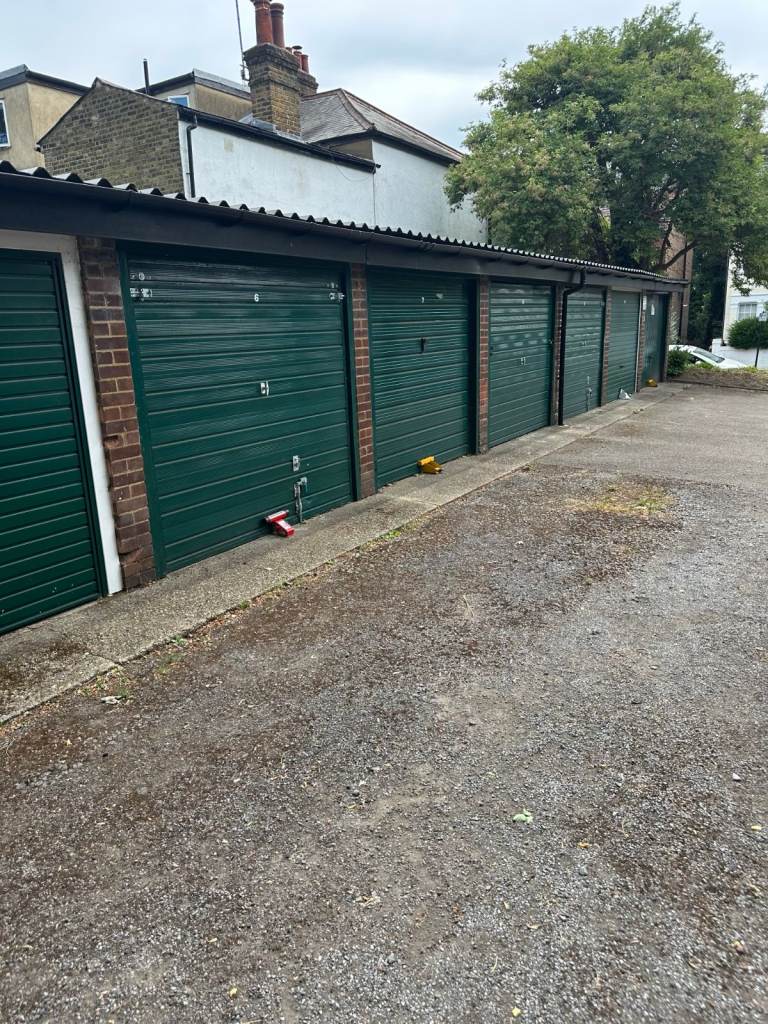GARAGES TO RENT IN SOUTHALL AND NORTHOLT