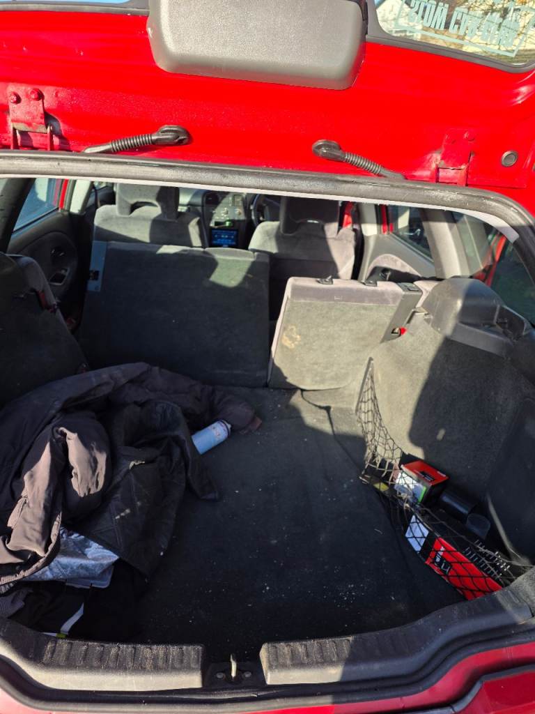 Volvo, V40, Estate, 2003, Manual, 1587 (cc), 5 doors