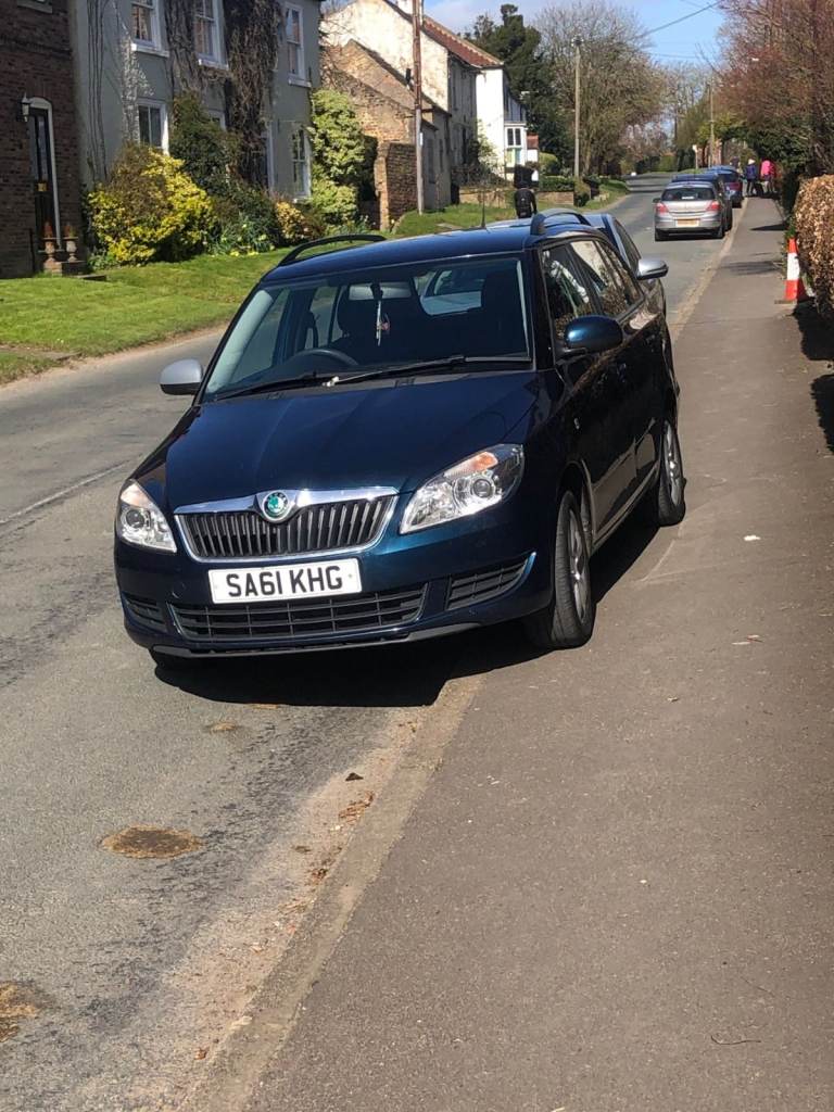 Skoda, FABIA, Estate, 2011, Manual, 1598 (cc), 5 doors