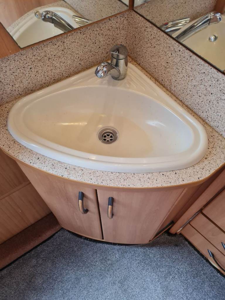 Ace Award 2004 4 Berth Caravan