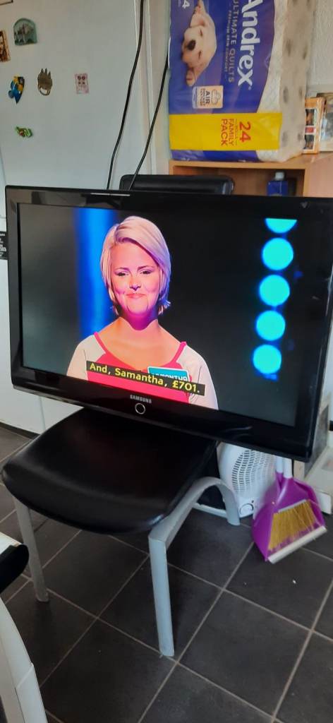 Samsung Flat Screen TV – Good Working Order
