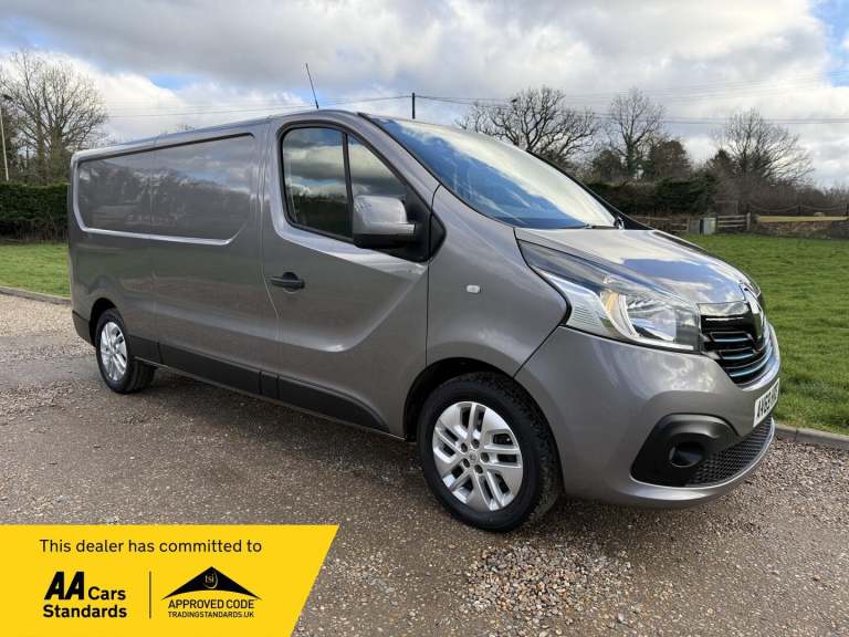 2019 Renault Trafic 1.6 dCi 29 Sport Nav LWB Standard Roof Euro 6 5dr PANEL VAN Diesel Manual