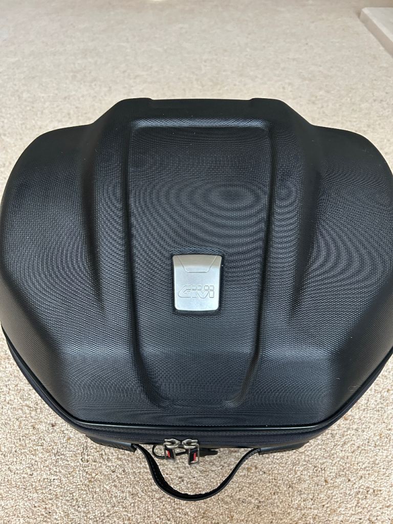 Motorbike GIVI top box ,base plate & keys