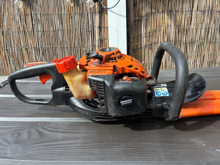 ECHO HCR-165ES Petrol Hedge Trimmer. Starts & Runs Easily 
