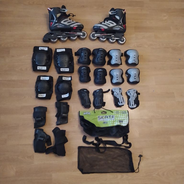 Kids roller blades / inline skates with protectors