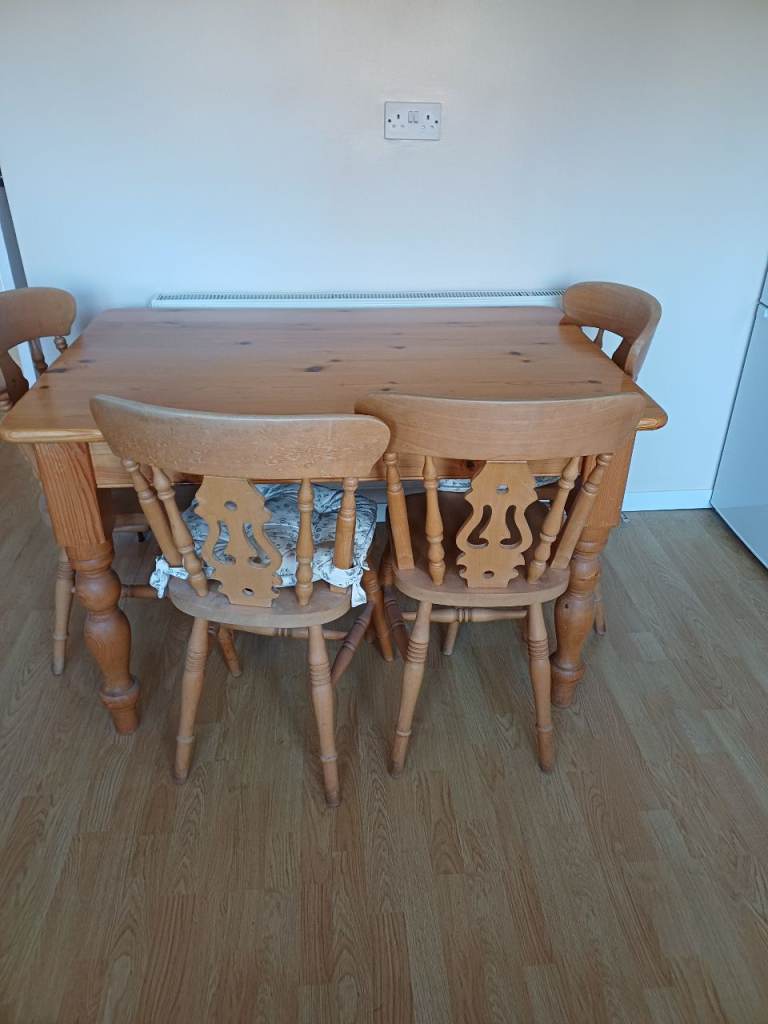 Solid pine dining table 4 chairs 