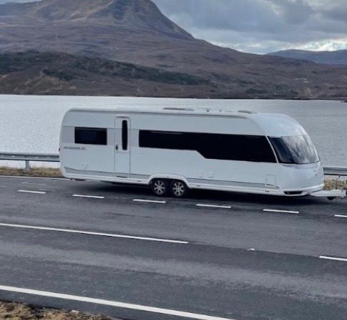  - Superb Hobby 700  Premium Caravan 2012