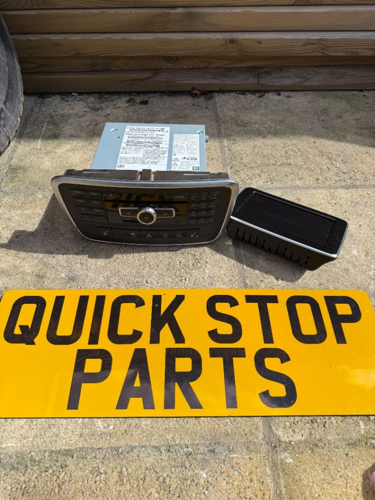 2015 Mercedes Benz A45 AMG Radio and screen bundle