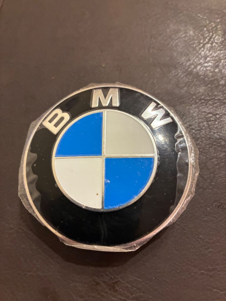  BMW. SINGLE ALLOY WHEEL CENTRE  HUB CAP