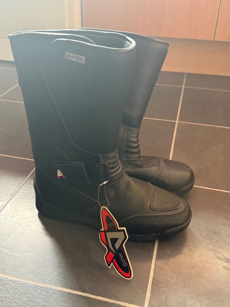 MOTORBIKE BOOTS SIZE 7 