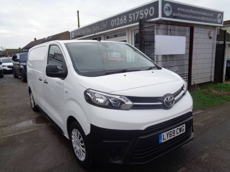 2020 69 TOYOTA PROACE 1.5D ICON MEDIUM PANEL VAN 6DR DIESELMWB EURO 6 NO VAT