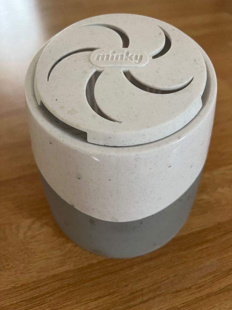 Damp remover dehumidifier