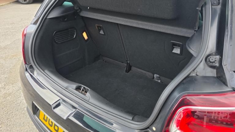 2018 DS Automobiles DS 3 1.2 PureTech 82 Connected Chic 3dr HATCHBACK Petrol Manual