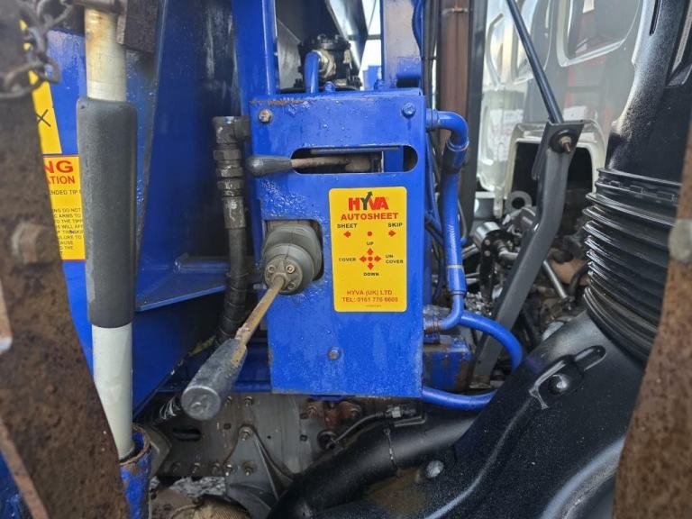 2019 DAF LF 230 18 TON GROSS 4X2 with Hyvalift Skip Gear